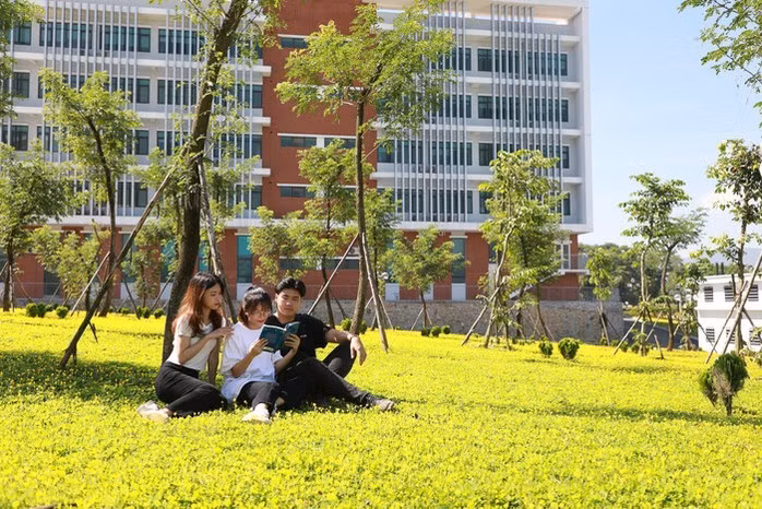 Sinh viên ĐH Quốc gia Hà Nội