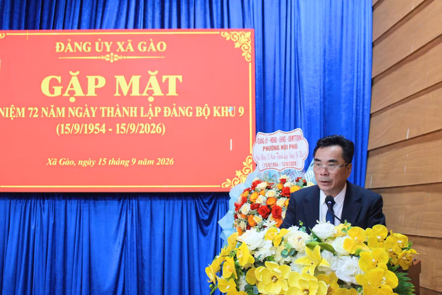 bi-thu-dang-uy-chu-tich-hdnd-xa-gao-nguyen-huu-sung-phat-bieu-tai-buoi-gap-mat.jpg