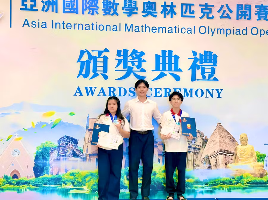 Trần Hữu Nguyên đoạt huy chương vàng, Nguyễn Lam Ngọc đoạt huy chương bạc tại vòng chung kết quốc tế Đấu trường Toán học châu Á (AIMO) năm 2026. Ảnh: ĐVCC