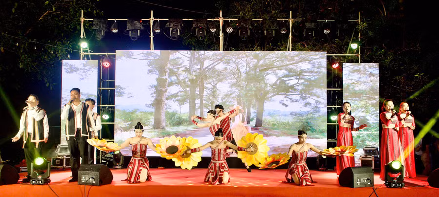 tet-muc-van-nghe-chao-mung.jpg