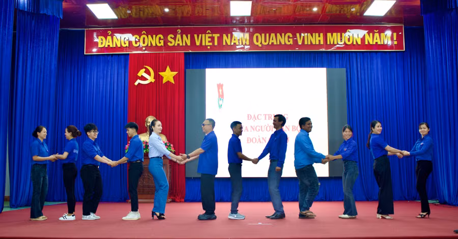 hoat-dong-thuc-hanh-ky-nang-tap-hop-thanh-nien-trong-khuon-kho-lop-tap-huan-2420.jpg