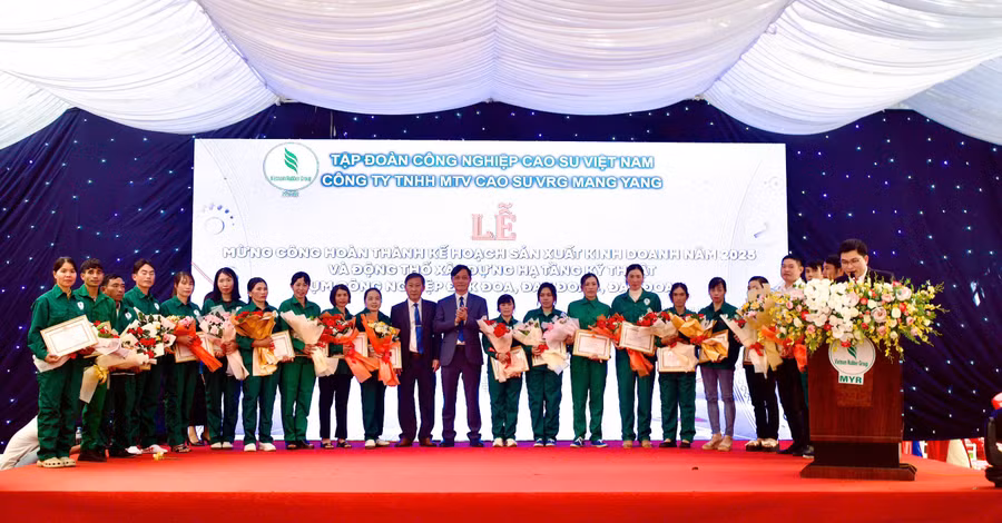 cong-ty-cao-su-mang-yang-nam-thu-6-lien-tiep-ve-dich-san-luong-truoc-ke-hoach.jpg