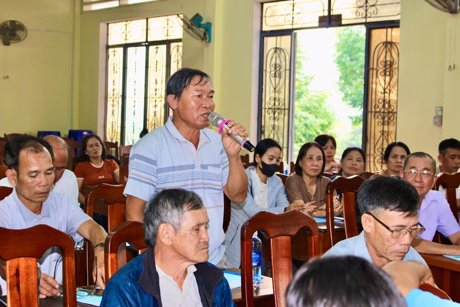 hoi-vien-nong-dan-tham-gia-thao-luan-dat-cau-hoi-ve-quyen-loi-khi-tham-gia-bhxh-bhyt.jpg