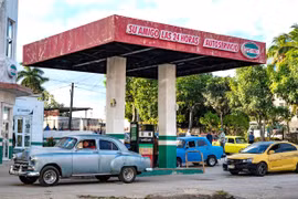 Từ ngày 1-3, Cuba bắt đầu tăng giá xăng 500%