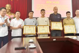 Những người hùng giữa đời thường - Bài 1: Mình trần, chân đất cứu người