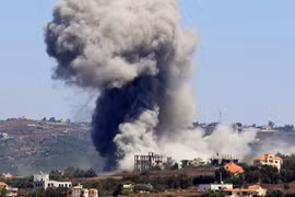 Israel tấn công vào Li Băng gây chết người, Hezbollah đáp trả dồn dập
