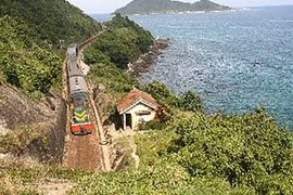 Từ một dấu xưa trên đường sắt xuyên Việt