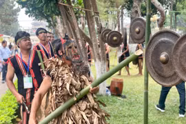 Những “bậc thầy” hóa trang ở Tây Nguyên