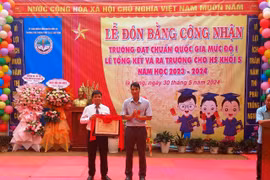 Trường Phổ thông Dân tộc bán trú Tiểu học Lê Quý Đôn đón bằng đạt chuẩn quốc gia mức độ 1