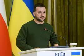  Tổng thống Ukraine kêu gọi đàm phán giải quyết bế tắc xuất khẩu ngũ cốc với Ba Lan