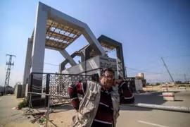 Ai Cập mở cửa khẩu Rafah giáp với Dải Gaza