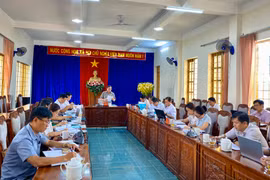 Quang cảnh buổi giám sát của HĐND tỉnh tại UBND TP. Pleiku. Ảnh: Hà Duy