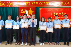 Tuyên dương đội tuyển tham dự kỳ thi chọn học sinh giỏi quốc gia THPT