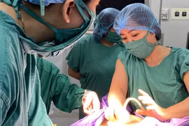 Suýt chết do mua thuốc tự phá thai tại nhà