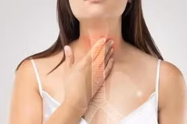 Có nên ăn trong khi đứng?