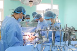 Thủ tướng Chính phủ tri ân gia đình người hiến tạng, khen tập thể y-bác sĩ điều phối, ghép tạng cứu sống 7 người