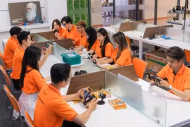 Tất cả sinh viên thiết kế vi mạch bán dẫn Trường ĐH FPT sẽ được học bổng