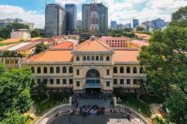 Vẻ đẹp cổ điển, đậm chất châu Âu của bưu điện thành phố Hồ Chí Minh