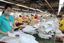 Thêm gánh nặng cho người lao động