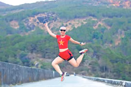 Nữ runner Huỳnh Thị Tuyết Hương truyền cảm hứng chiến thắng bệnh ung thư