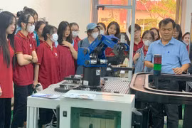 Đưa học sinh trải nghiệm ở trường đại học: Hình thức hướng nghiệp hiệu quả