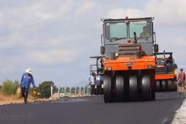 Hàng loạt dự án giao thông không ngơi tiếng máy trên công trường