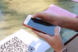 Cảnh giác với thủ đoạn mượn danh nhân viên ngân hàng và giả mạo QR code
