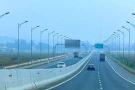Phó Thủ tướng Chính phủ Trần Hồng Hà yêu cầu khẩn trương triển khai dự án cao tốc đoạn qua Hải Phòng và Ninh Bình