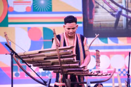 Puih Bơn: Người đam mê nhạc cụ truyền thống