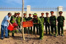 Công an TP. Pleiku phát động Tết trồng cây "Đời đời nhớ ơn Bác Hồ"