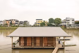 Độc đáo mẫu nhà nổi trên sông
