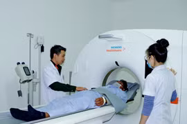 Người thầy thuốc quân y tận tâm với nghề 