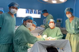 Bệnh viện T.Ư Huế phẫu thuật thành công cho bệnh nhi chân khoèo hiếm gặp