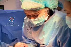 Bé trai nặng gần 5,8kg chào đời an toàn tại TP. Hồ Chí Minh