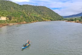 Câu cá sông Ba
