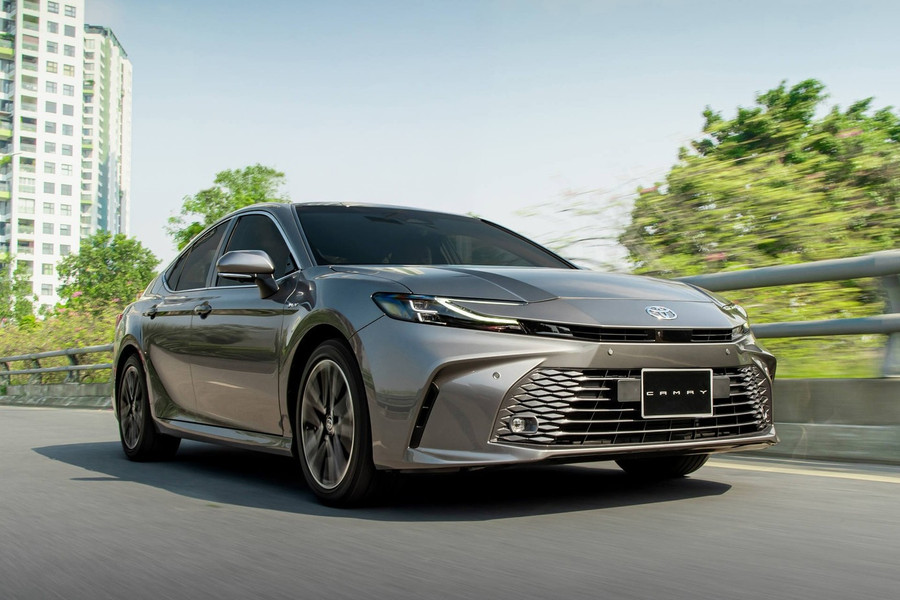 Toyota Camry thế hệ mới có 2/3 phiên bản là hybrid. glo-xe-hybrid-2.jpg