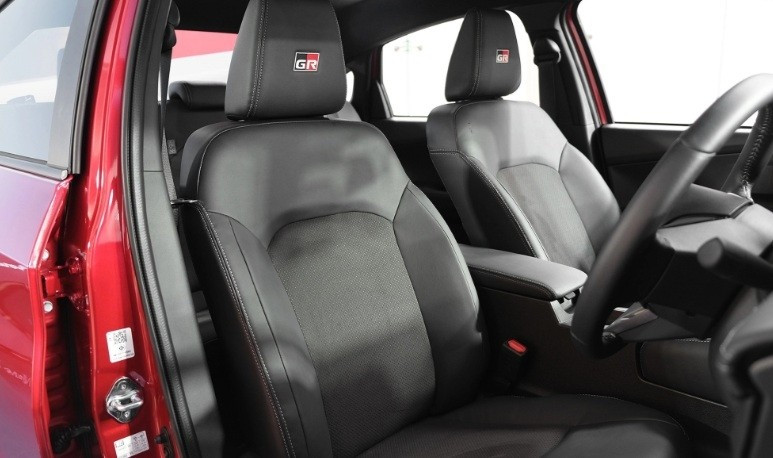 glo-yaris-ativ-hev-228-5.jpg
