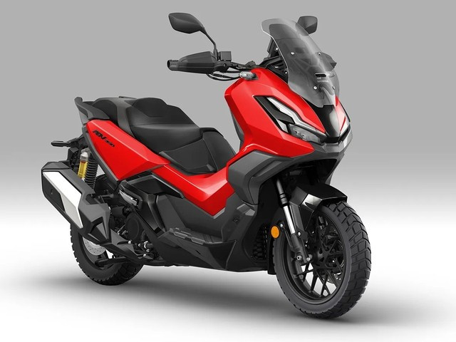 Một số đại lý Honda chính hãng đã nhận đặt cọc mẫu ADV350 từ vài tháng trước. glo-10925-3.jpg