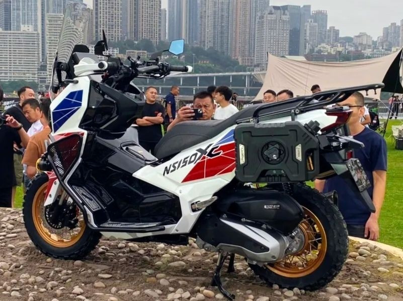 glo-honda-ns150xc-1.jpg