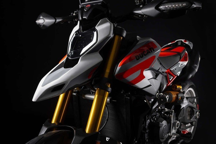 glo-ducati-hypermotard-v2-2026-2.jpg
