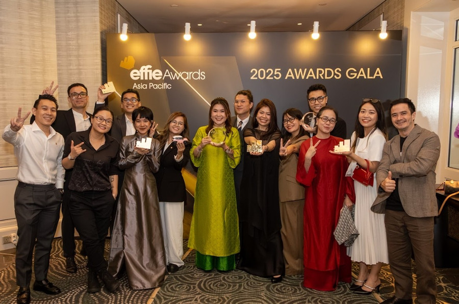 Đại diện VinFast vinh dự nhận giải tại Effie APAC 2025. glo-vinfast-vf-3-3.jpg