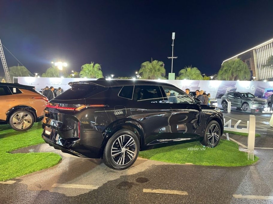 glo-d-suv-lynk-co-08-em-p-7.jpg