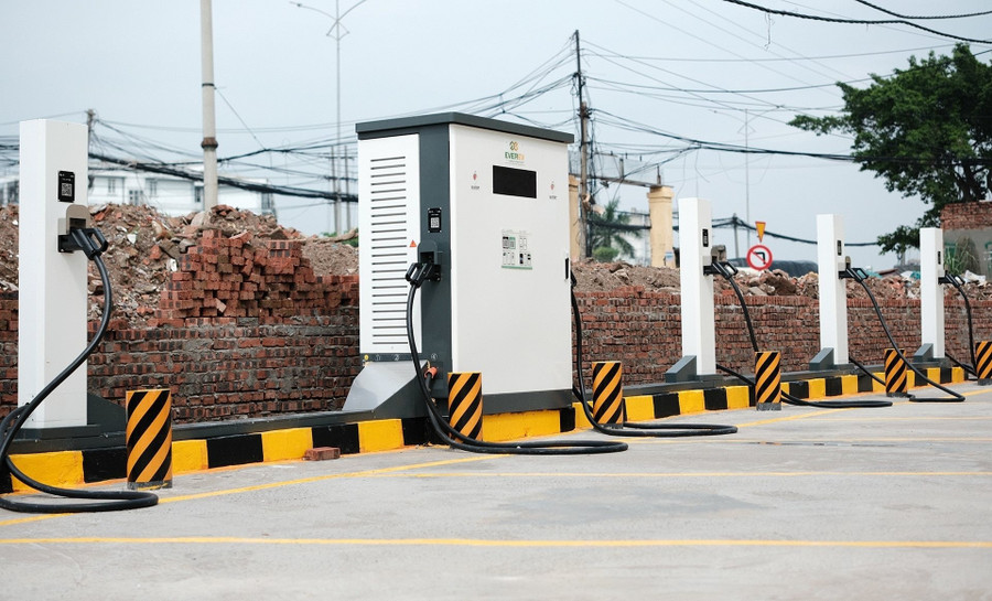 EVSolar hay Go-EV là những thương hiệu sạc đã "quay xe" chuyển sang làm đối tác nhượng quyền cho V-Green. glo-tram-sac-viet-nam-2.jpg
