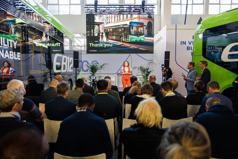 glo-xe-buyt-dien-3.jpg