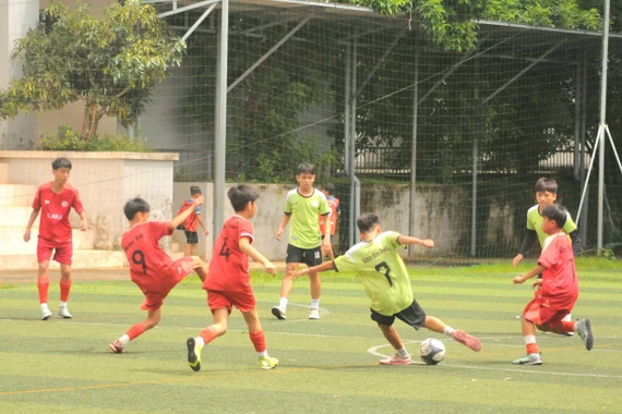 8 đội bóng tranh tài Giải bóng đá S7 Trung tâm bóng đá cộng đồng U13 Nutricare Gia Lai Cup 2025