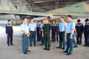 Phi công khẳng định bản lĩnh, làm chủ vũ khí, bảo vệ bầu trời Tổ quốc