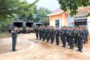 Trung đoàn Cảnh sát cơ động số 7 làm công tác dân vận tại xã Ia Băng