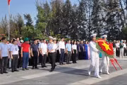 Đoàn đại biểu tỉnh Gia Lai dự Lễ tưởng niệm các anh hùng liệt sĩ tại Khu tưởng niệm chiến sĩ Gạc Ma