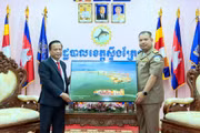 Đoàn công tác tỉnh Gia Lai thăm, chào xã giao lãnh đạo tỉnh Stung Treng