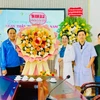 Lãnh đạo Tỉnh Đoàn-Hội LHTN Việt Nam tỉnh Gia Lai thăm, chúc mừng Câu lạc bộ Thầy thuốc trẻ tỉnh